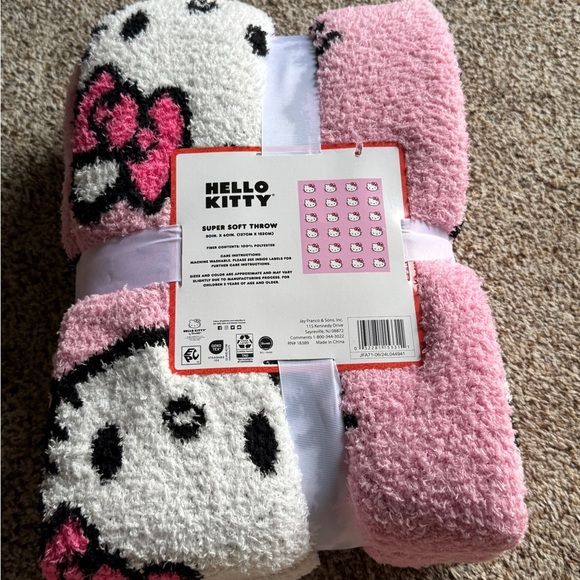 Hello Kitty Pink and White Super Soft Throw - Picture 9 of 10